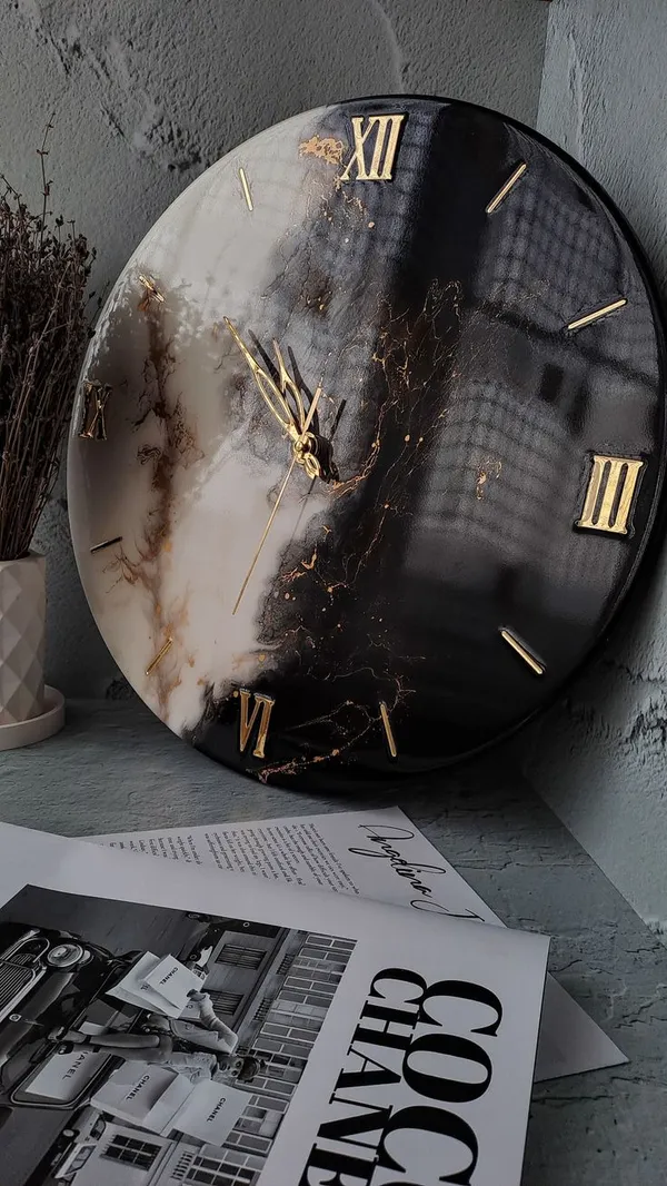 Black_Velvet_Glow_Wall_Clock