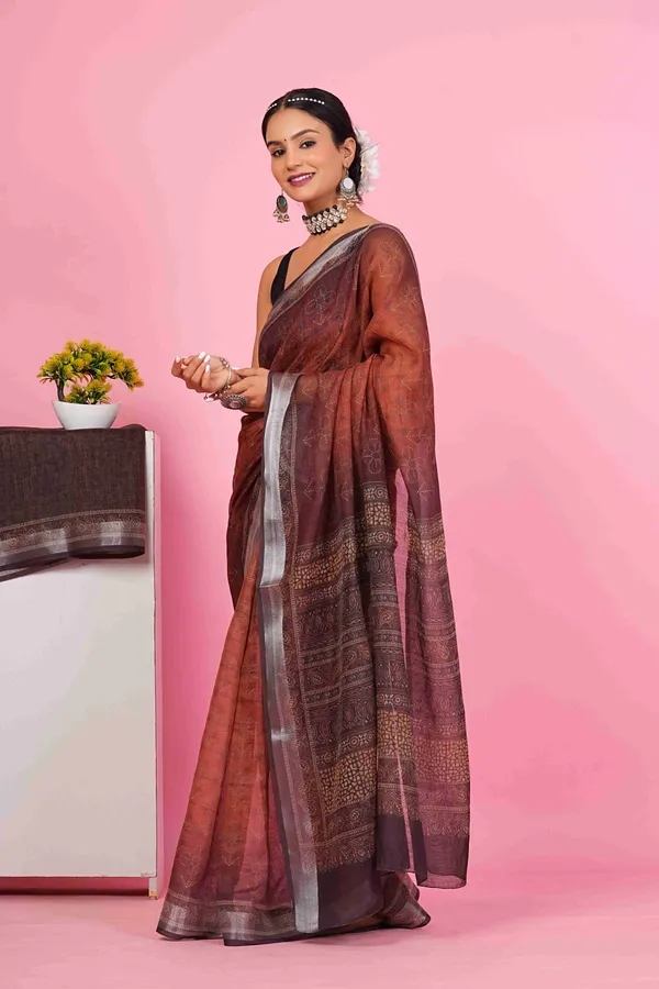 Bandhani_Print_Saree_with_Unstitched_Blouse_for_Women