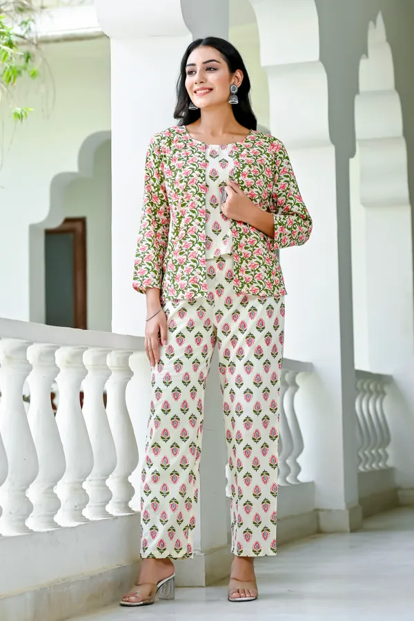 Off-White_Floral_Printed_Pure_Cotton_Co-Ord_Set_For_Women