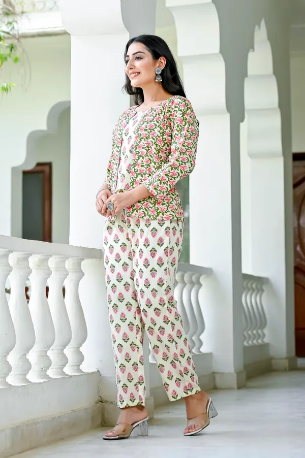 Off-White_Floral_Printed_Pure_Cotton_Co-Ord_Set_For_Women