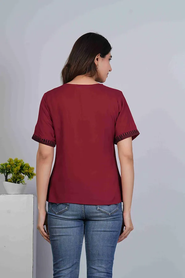 Embroidered_Round_Neck_Tunic_for_Women