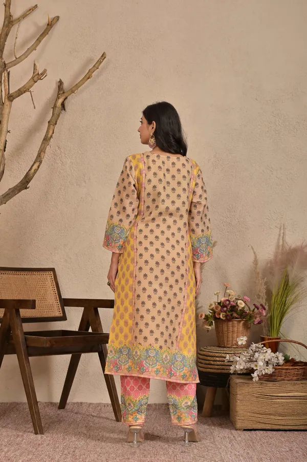 Women_Abstract_Printed_Straight_Shimmer_Kurta_with_Trousers_&_Dupatta