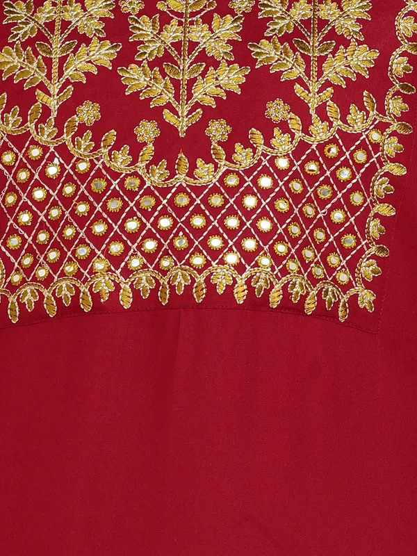 Maroon_Embroidered_Floral_Thread_Work_Kurta_For_Women