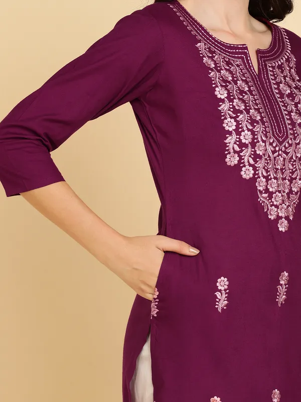 Purple_Floral_Embroidered_Straight_Kurta_For_Women