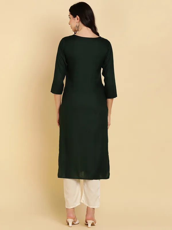 Green_Embroidered_Straight_Kurta_For_Women