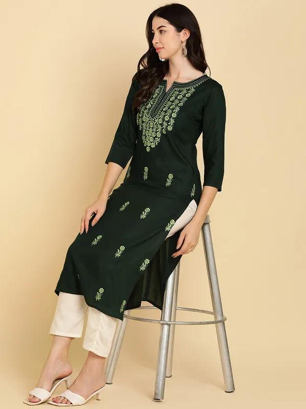 Green_Embroidered_Straight_Kurta_For_Women