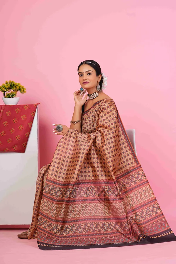 Women_Traditional_Ethnic_Motifs_Silk_Handloom_Saree
