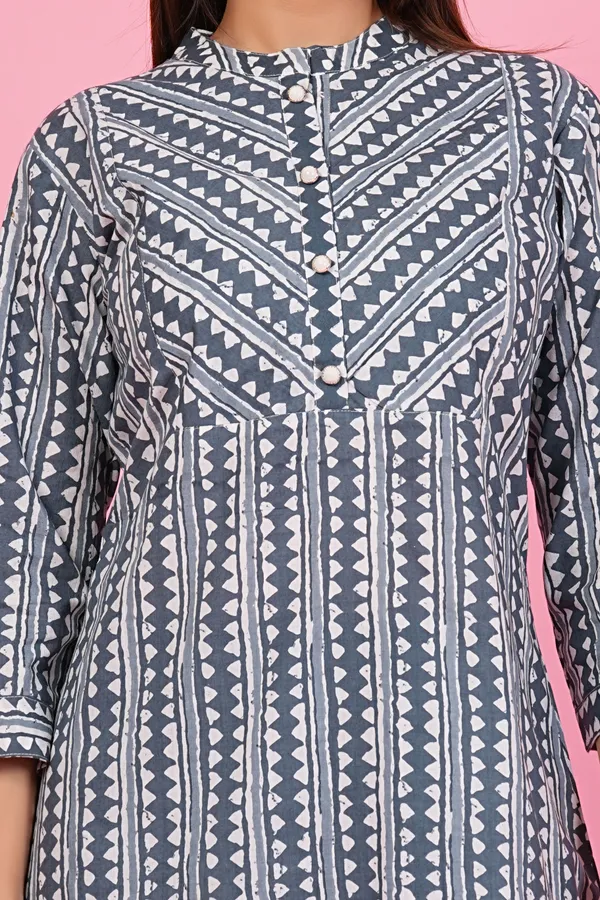 Geometric_Printed_Mandarin_Collar_Tunic_for_Women