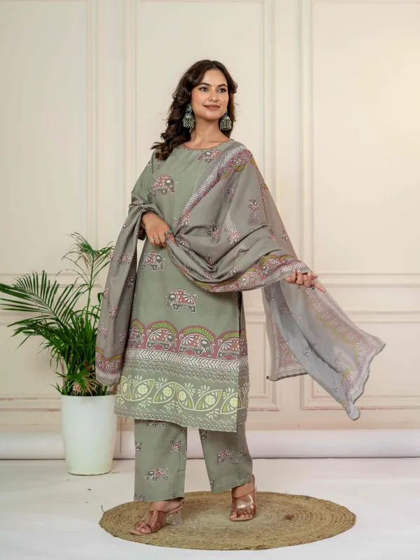 Women_Ethnic_Motifs_Printed_Thread_Work_Kurta_with_Trousers_&_Dupatta