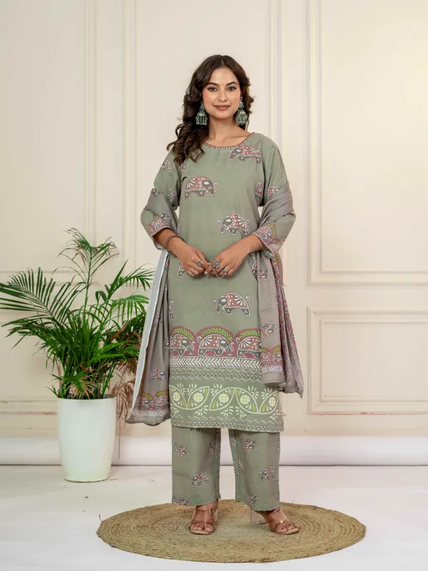 Women_Ethnic_Motifs_Printed_Thread_Work_Kurta_with_Trousers_&_Dupatta