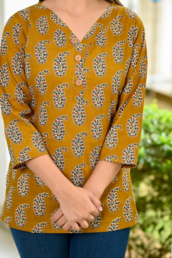 Yellow_Cotton_Printed_Regular_Fit_Tops_&_Tunics_For_Women
