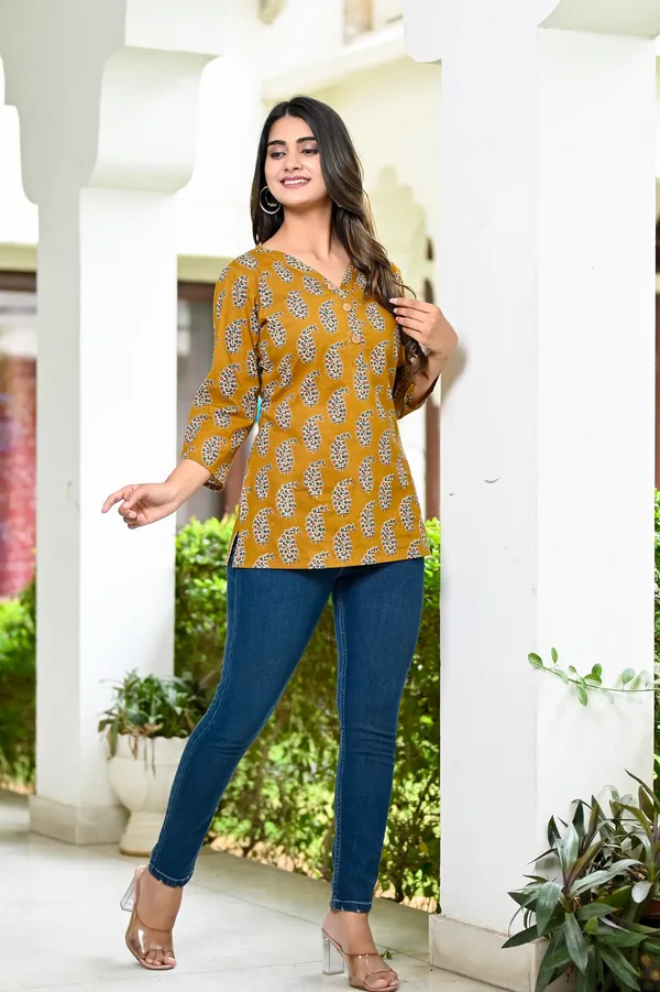 Yellow_Cotton_Printed_Regular_Fit_Tops_&_Tunics_For_Women