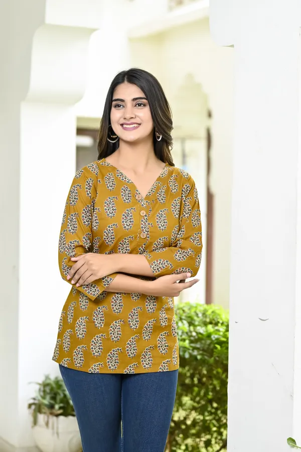 Yellow_Cotton_Printed_Regular_Fit_Tops_&_Tunics_For_Women