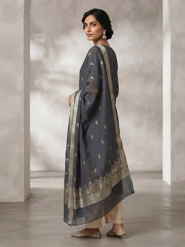 Women_Ethnic_Motifs_Printed_Chanderi_Jacquard_Kurta_Palazzos_&_Dupatta