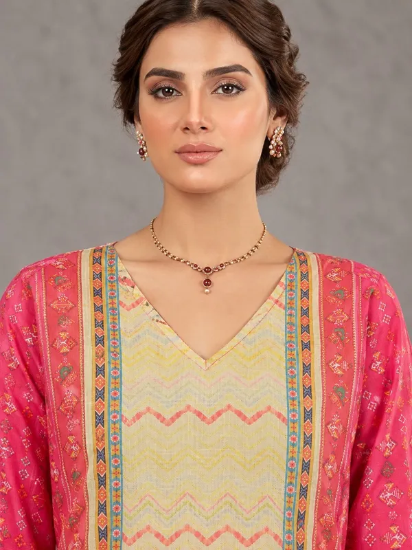 Women_Ethnic_Motifs_Printed_Regular_Fit_Top_with_Matching_Trousers_Co-Ord_Set