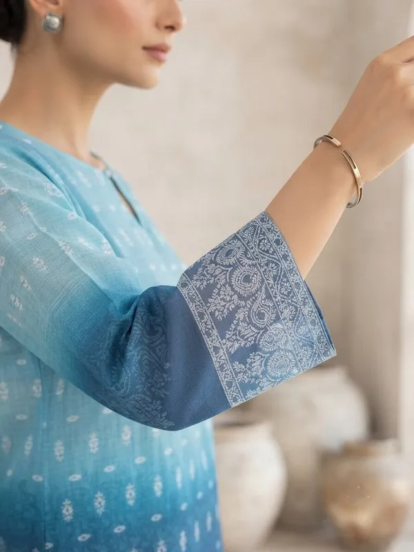 Women_Ethnic_Motifs_Printed_Regular_Kurta_Set_with_Trousers_&_Dupatta