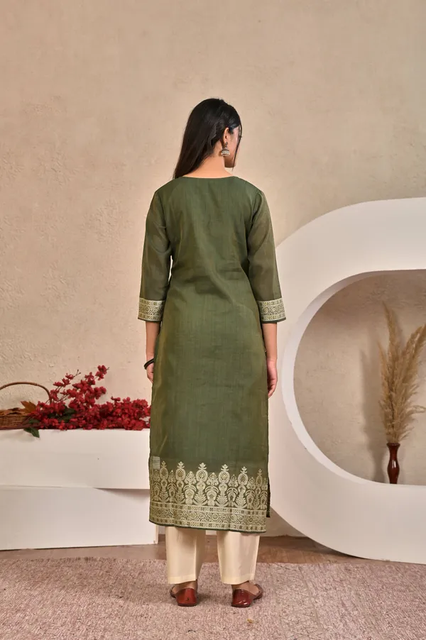 Women_Ethnic_Motifs_Printed_Straight_Kurta_Set_with_Trousers_&_Dupatta
