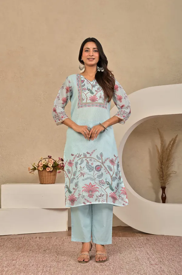 Women_Ethnic_Motifs_Printed_V-Neck_Straight_Kurta_Trousers_&_Dupatta_Set