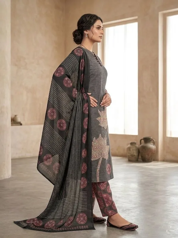 Women_Floral_Print_Kurta_Trousers_&_Dupatta_Set_|_3-Piece_Ethnic_Set