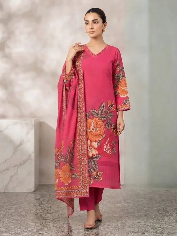 Women_Floral_Printed_Regular_Kurta_Set_with_Trousers_&_Dupatta