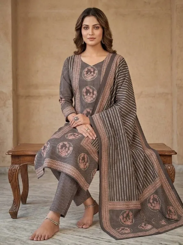 Women_Floral_Printed_Regular_Kurta_with_Palazzos_&_Dupatta