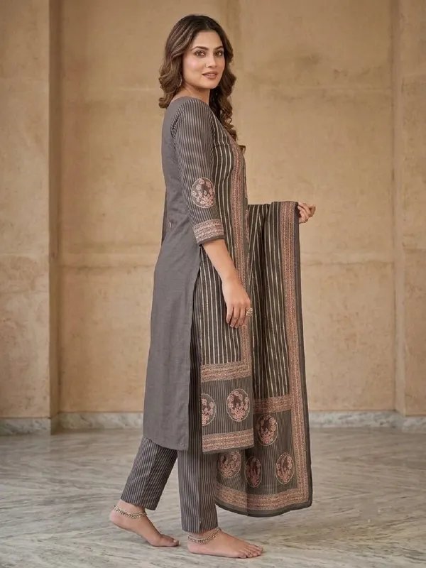 Women_Floral_Printed_Regular_Kurta_with_Palazzos_&_Dupatta