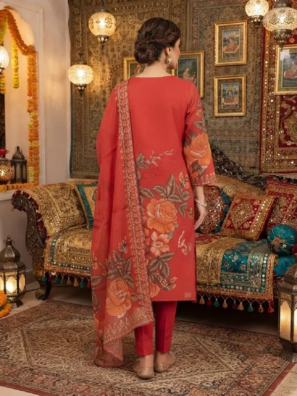 Women_Floral_Printed_Thread_Work_Kurta_with_Trousers_&_Dupatta
