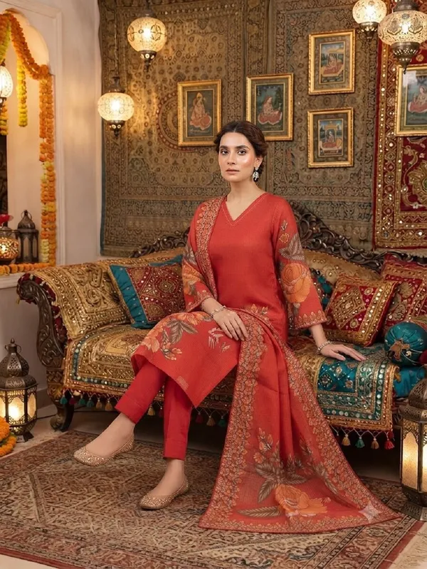 Women_Floral_Printed_Thread_Work_Kurta_with_Trousers_&_Dupatta