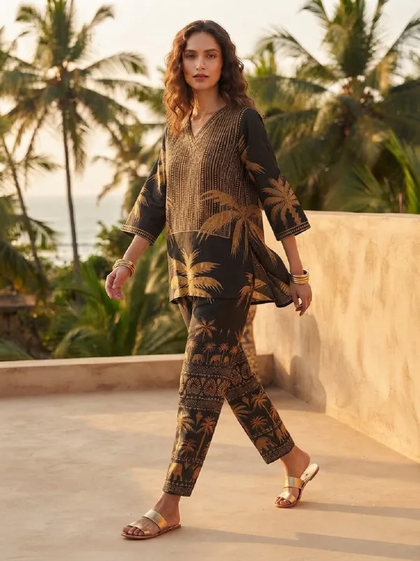 Women_Floral_Printed_V-Neck_Tunic_with_Matching_Trousers_Co-Ord_Set
