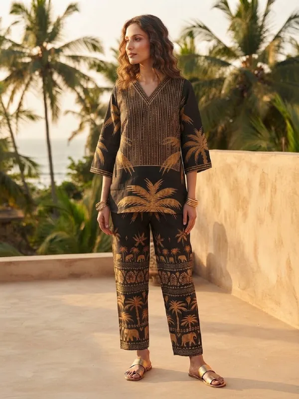 Women_Floral_Printed_V-Neck_Tunic_with_Matching_Trousers_Co-Ord_Set