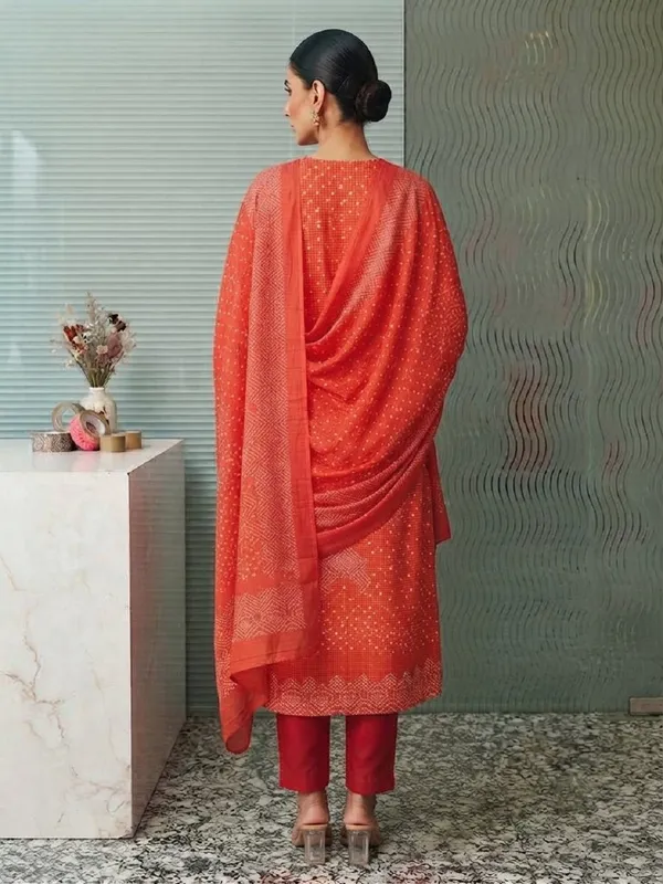 Women_Floral_Thread_Work_Regular_Kurta_Set_with_Trousers_&_Dupatta