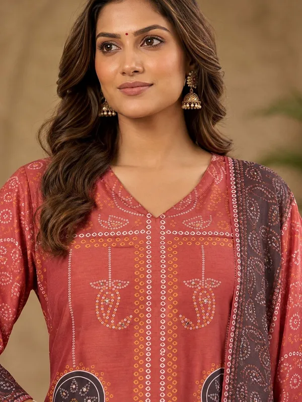 Women_Geometric_Printed_Roman_Silk_Kurta_Trouser_&_Dupatta_Set