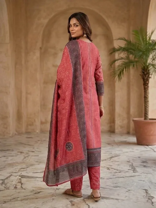 Women_Geometric_Printed_Roman_Silk_Kurta_Trouser_&_Dupatta_Set