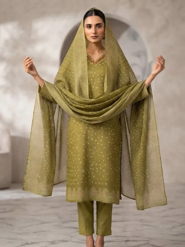 Women_Green_Ethnic_Motifs_Printed_Kurta_Set_with_Matching_Trousers_&_Dupatta