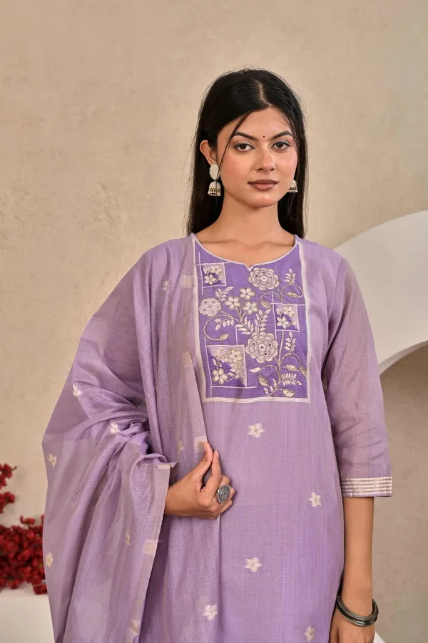 Women_Lavender_Ethnic_Motifs_Printed_Straight_Kurta_with_Trousers_&_Dupatta_Set