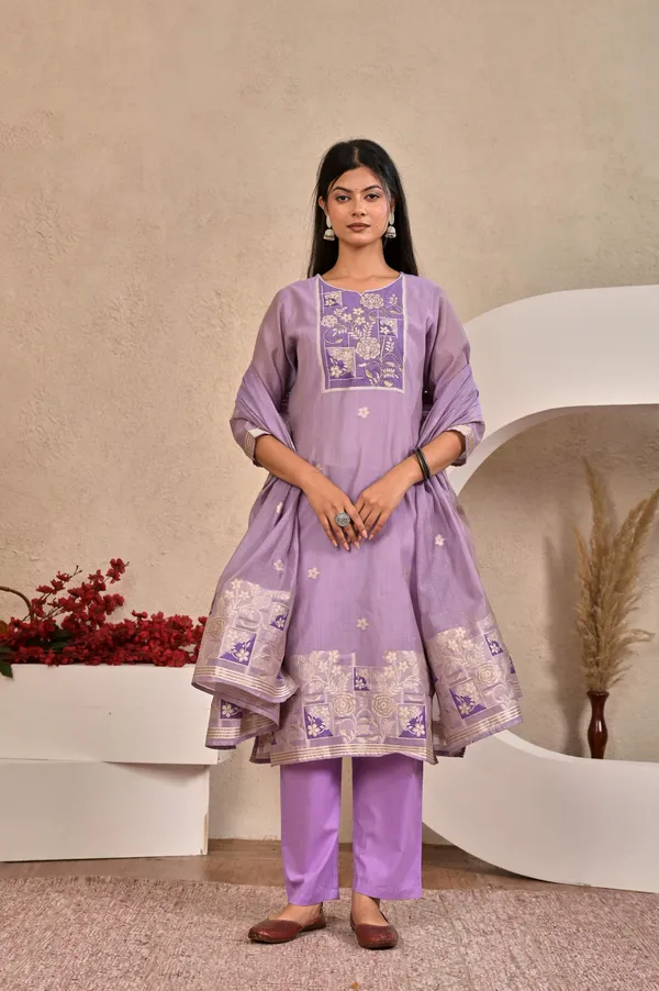Women_Lavender_Ethnic_Motifs_Printed_Straight_Kurta_with_Trousers_&_Dupatta_Set