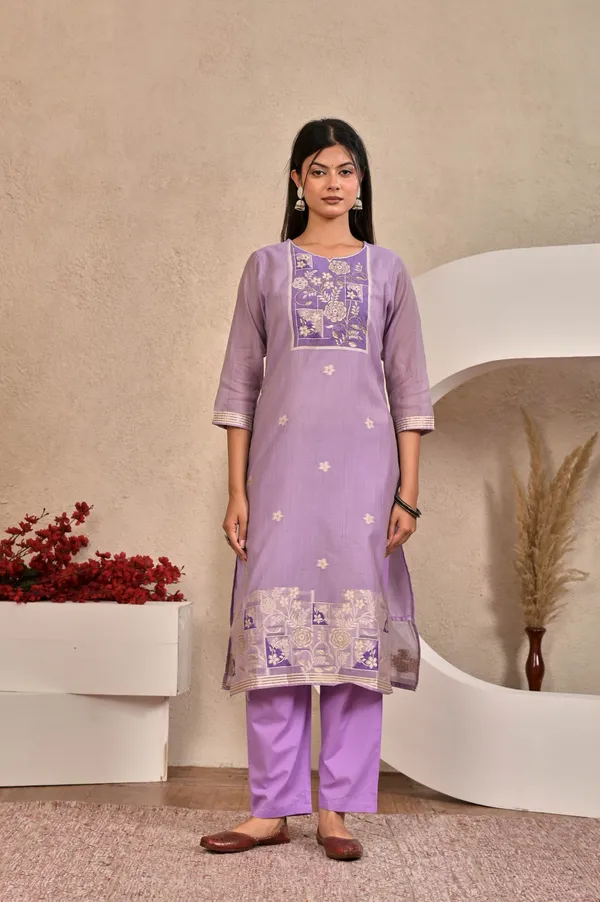 Women_Lavender_Ethnic_Motifs_Printed_Straight_Kurta_with_Trousers_&_Dupatta_Set