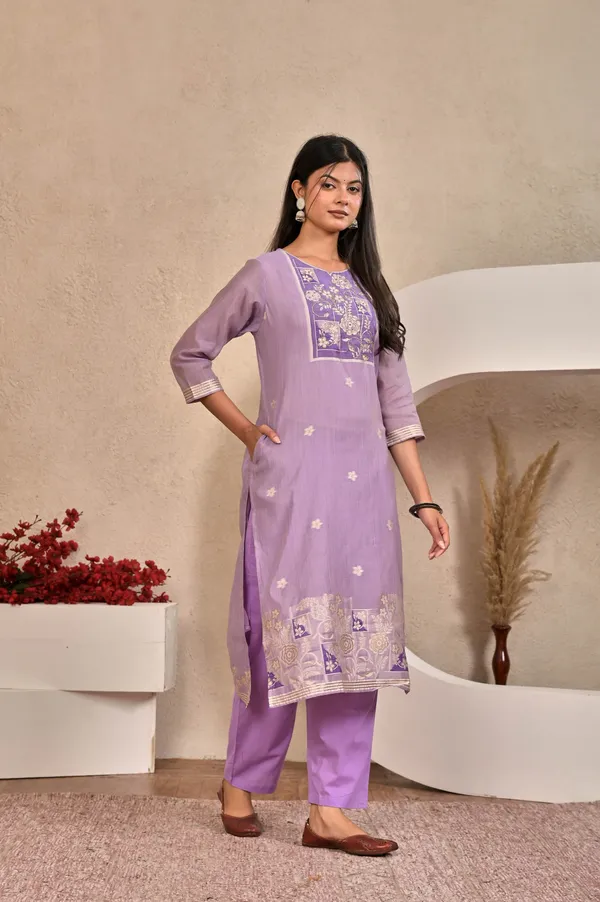 Women_Lavender_Ethnic_Motifs_Printed_Straight_Kurta_with_Trousers_&_Dupatta_Set