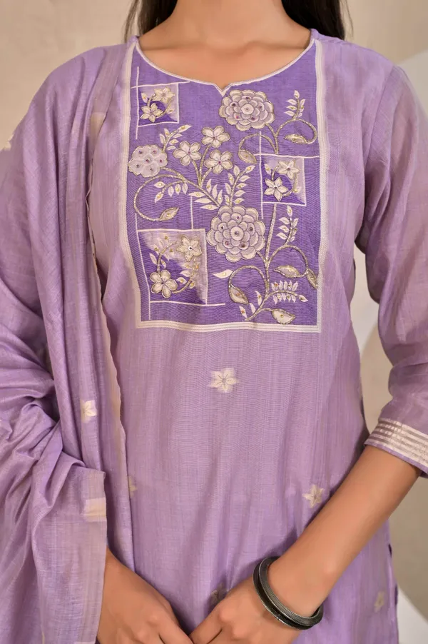 Women_Lavender_Ethnic_Motifs_Printed_Straight_Kurta_with_Trousers_&_Dupatta_Set