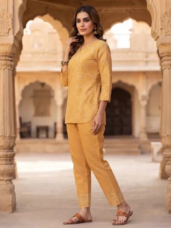 Women_Mustard_Yellow_Bandhani_Printed_Linen_Slub_Top_with_Trousers_Co-Ord_Set