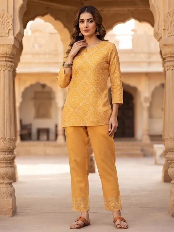 Women_Mustard_Yellow_Bandhani_Printed_Linen_Slub_Top_with_Trousers_Co-Ord_Set