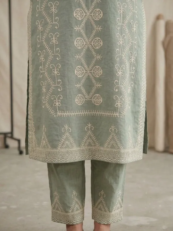 Women_Printed_Pure_Handloom_Flex_Kurta_with_Trousers_&_Dupatta_Set