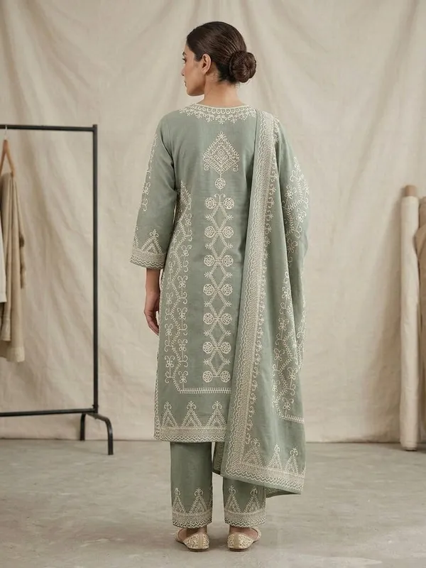 Women_Printed_Pure_Handloom_Flex_Kurta_with_Trousers_&_Dupatta_Set