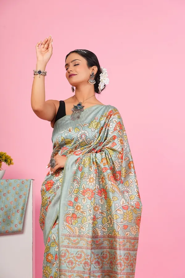 Floral_Digital_Print_Saree_with_Unstitched_Blouse_Piece_for_Women