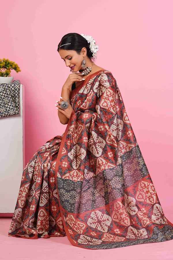 Women_Ajrakh_Printed_Silk_Designer_Saree_with_Blouse_Piece