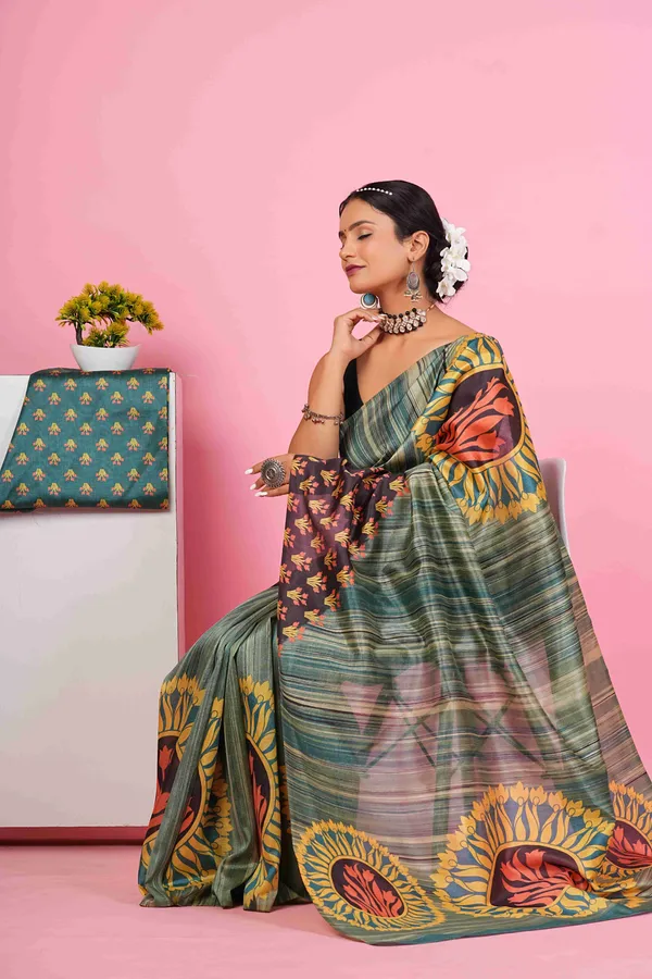 Women_Ethnic_Motifs_Stripes_Art_Silk_Handloom_Saree_with_Blouse