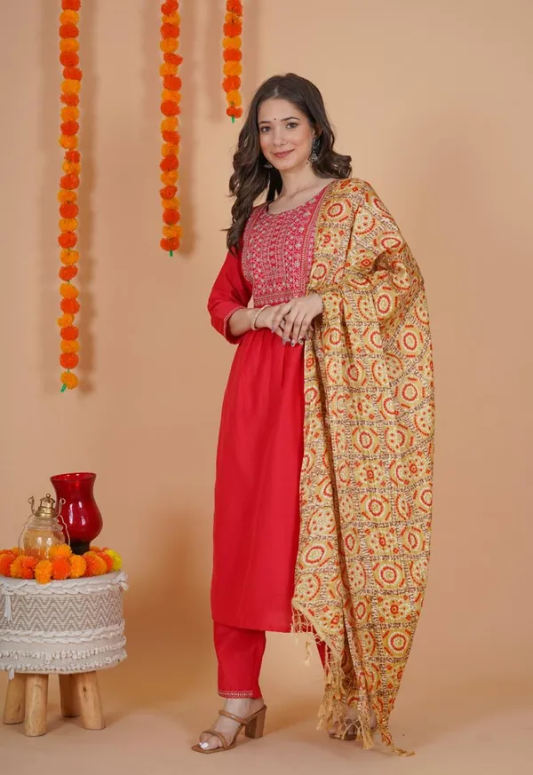 Red_Silk_Blend_Kurta_Set_For_Women