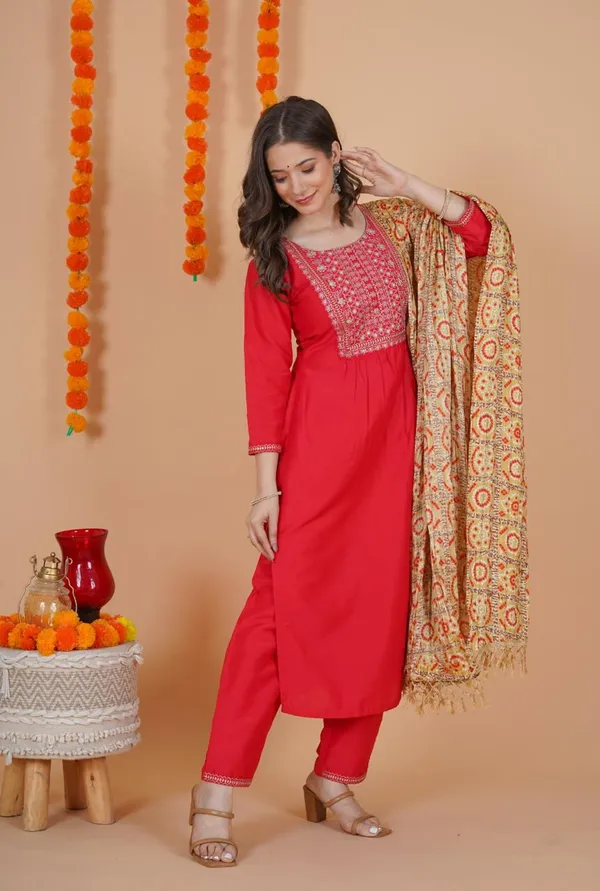 Red_Silk_Blend_Kurta_Set_For_Women