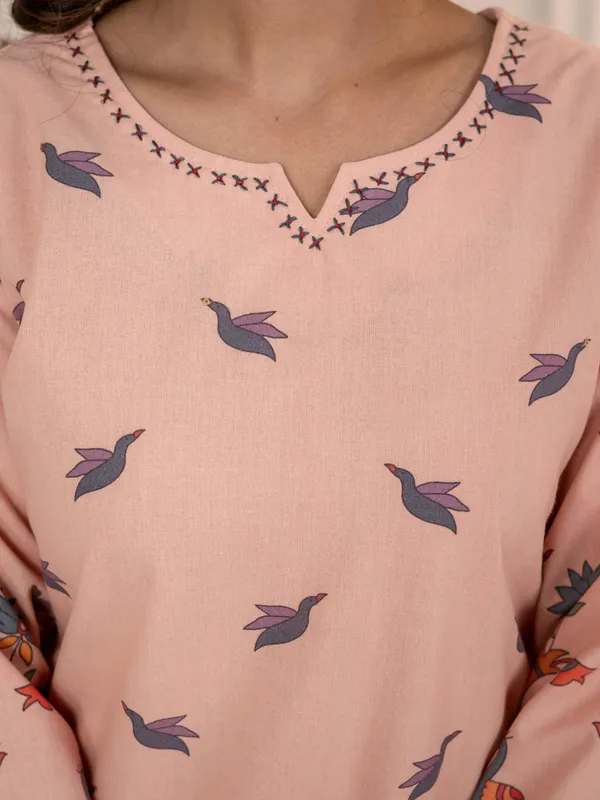 Women_Floral_Printed_Regular_Fit_Round_Neck_Kurta_with_Palazzos_&_Dupatta