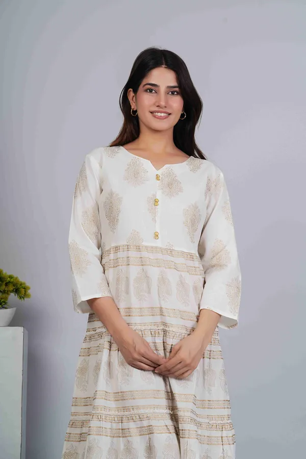 Women_White_Foil_Printed_Cotton_Calf-Length_Kurta
